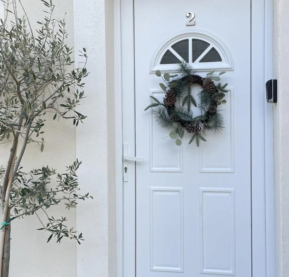 Le Clos Du Moulin 2 - Home With Garden, 3 Bedroom, Near Avignon, In Provence (Adults Only) Entraigues-sur-la-Sorgue