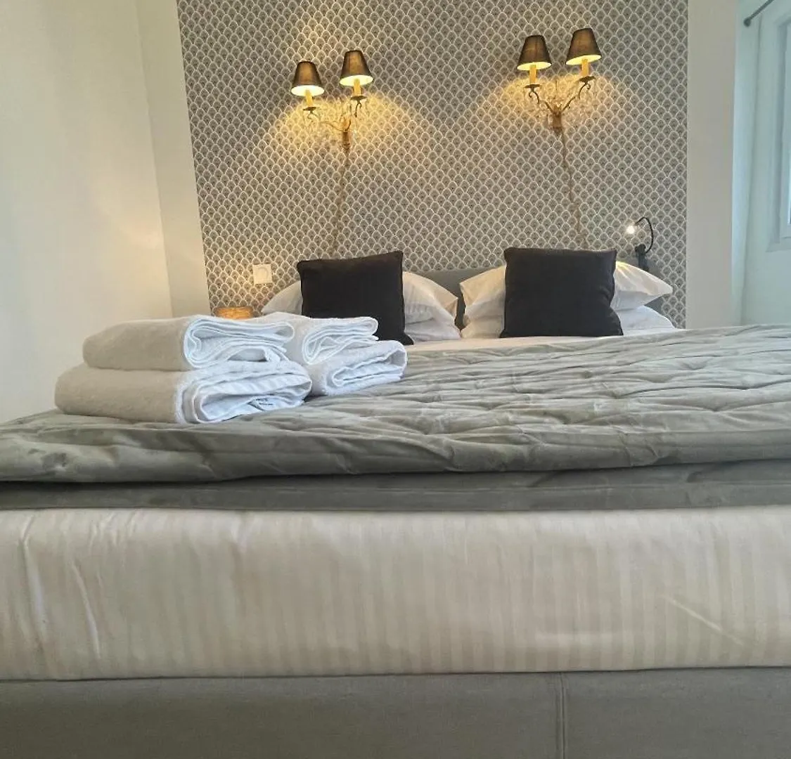 アントレーグ・シュル・ラ・ソルグ Le Clos Du Moulin 2 - House With Garden Near Avignon, In Provence For 6 Adults And 2 Babiesヴィラ